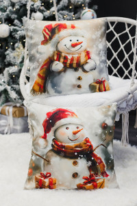 Наволочка-чехол декоративная с 3D-эффектом на молнии "Снеговики в красной шапке" 2 шт.