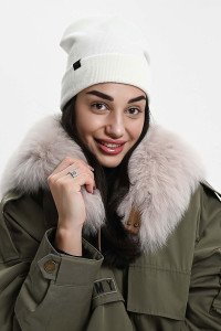 Шапка женская теплая в рубчик вязаный трикотаж 057175 белый