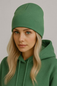 Шапка женская футер 3-х нитка с начесом №001 изумрудный