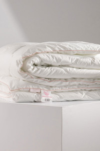 Одеяло "Севилья" лебяжий пух в тике всесезонное