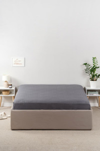 Простыня страйп-полиэстер на резинке "Серый бархат"