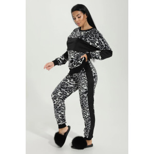 Костюм двойка женский "Намибия" велюр (последний размер) ирбис 48,52