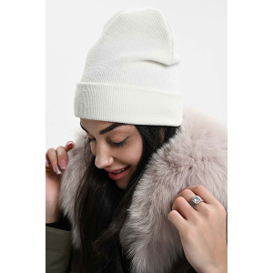 Шапка женская теплая в рубчик вязаный трикотаж 057175 белый Шапка женская теплая в рубчик вязаный трикотаж 057175 белый