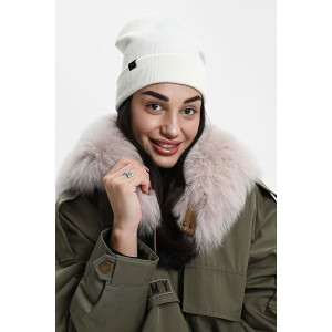 Шапка женская теплая в рубчик вязаный трикотаж 057175 белый Шапка женская теплая в рубчик вязаный трикотаж 057175 белый