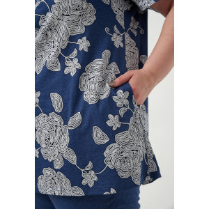 Костюм двойка женский №83604 кулирка (р-ры: 58-72) белые цветы Костюм двойка женский №83604 кулирка (р-ры: 58-72) белые цветы