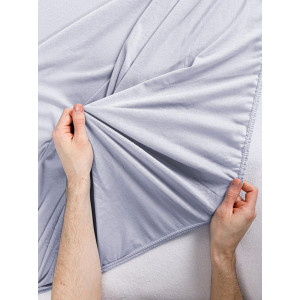 Простыня трикотажная на резинке фиолетовый Простыня трикотажная на резинке фиолетовый