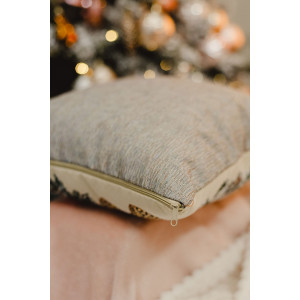 Наволочка-чехол декоративная на молнии гобелен "Снегири" (последний размер) 38х38 Наволочка-чехол декоративная на молнии гобелен "Снегири" (последний размер) 38х38