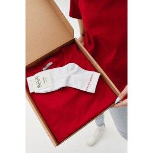 Набор подарочный женский (носки+футболка) №11807 (последний размер) красный 50