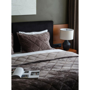 Покрывало стеганое велюр "Potting Soil" Покрывало стеганое велюр "Potting Soil"