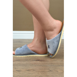 Тапки женские "Lepilov" арт. 130п велюр + пробка (р-ры: 36-42) сер. вел. кот. мульт. Тапки женские "Lepilov" арт. 130п велюр + пробка (р-ры: 36-42) сер. вел. кот. мульт.