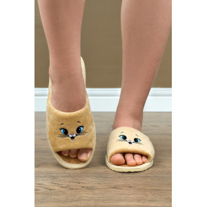 Тапки женские "Lepilov" арт. 130п велюр + пробка (р-ры: 36-42) беж. вел. кот. мульт. Тапки женские "Lepilov" арт. 130п велюр + пробка (р-ры: 36-42) беж. вел. кот. мульт.