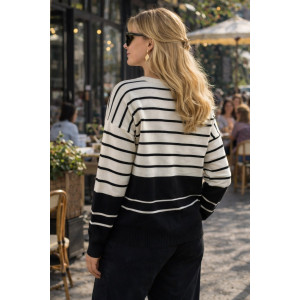 Джемпер женский №0623 вязаный трикотаж (р-ры: 42-50) молочный-черная полоса