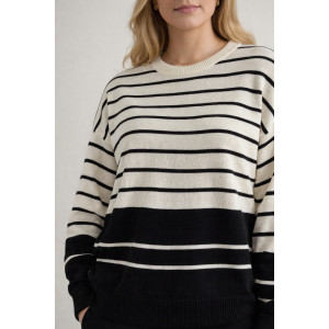Джемпер женский №0623 вязаный трикотаж (р-ры: 42-50) молочный-черная полоса