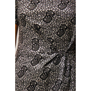 Платье-футляр женское П 189-1 жаккард (р-ры: 44-56) черно-серебристый