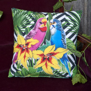 Подушка декоративная с фотопечатью "Тропические попугаи"